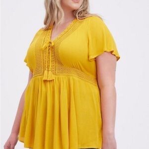 Torrid Yellow Babydoll Crinkle Gauze Crochet Inset Lace-up Short Sleeve Top 1X